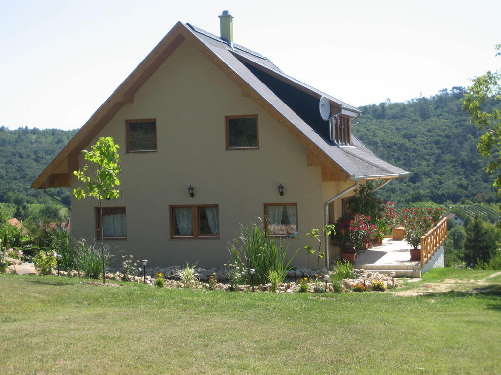 Kincses Vendeghaz Hotel Balatongyorok Exterior photo